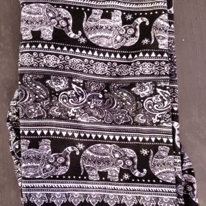 Yoga Pants / Leggings (Elephant) L